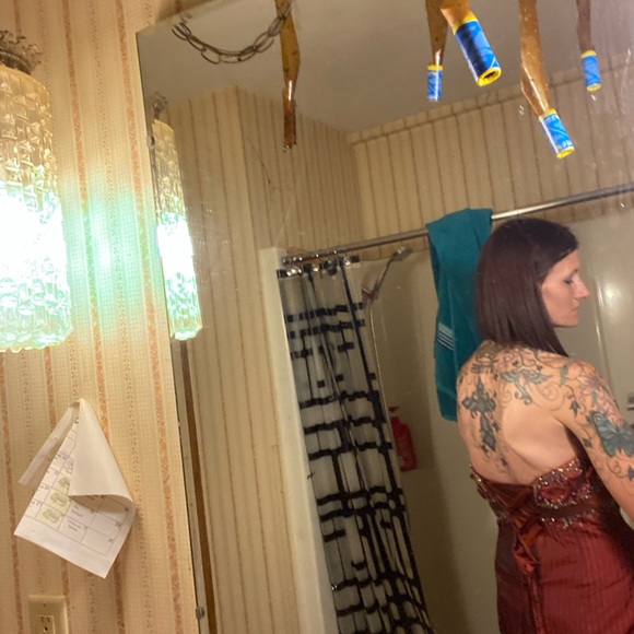 Size 6 prom gown - Picture 2 of 4